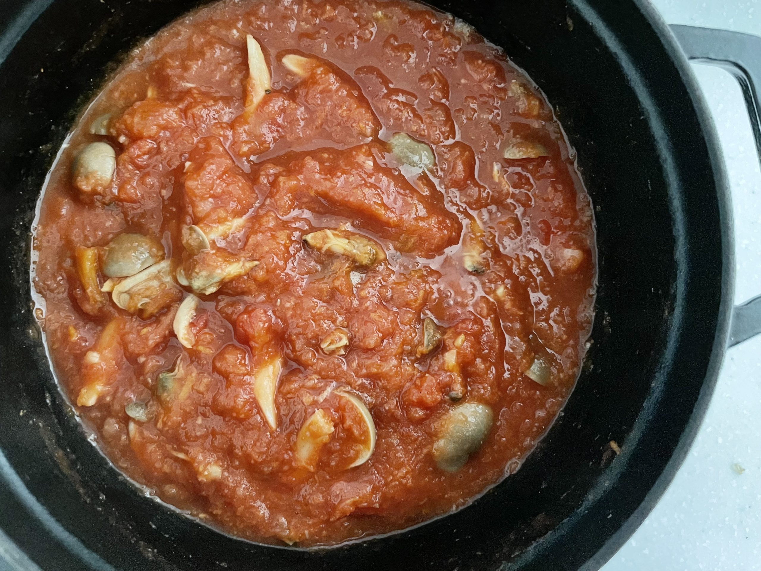 カレー粉、クミンパウダー、醤油を加えて弱火でひと煮立ちさせたら完成。
