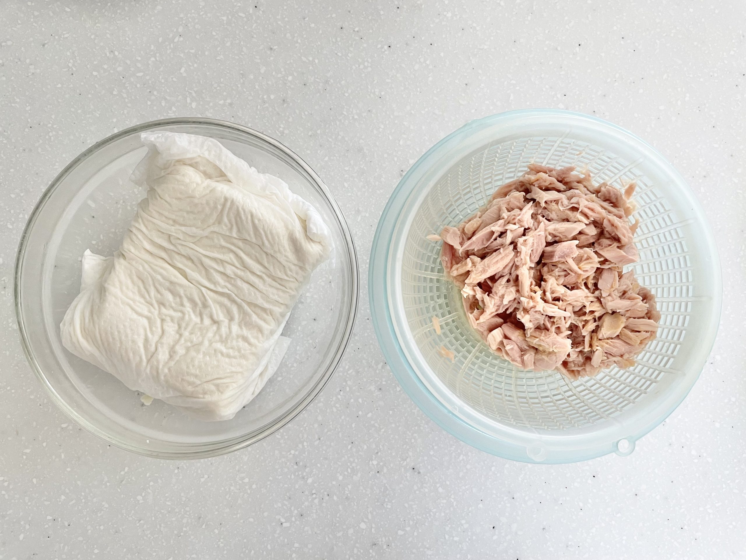 【下準備】絹豆腐はしっかり水切りをしておく。ツナ缶も軽く水切りをしておく。