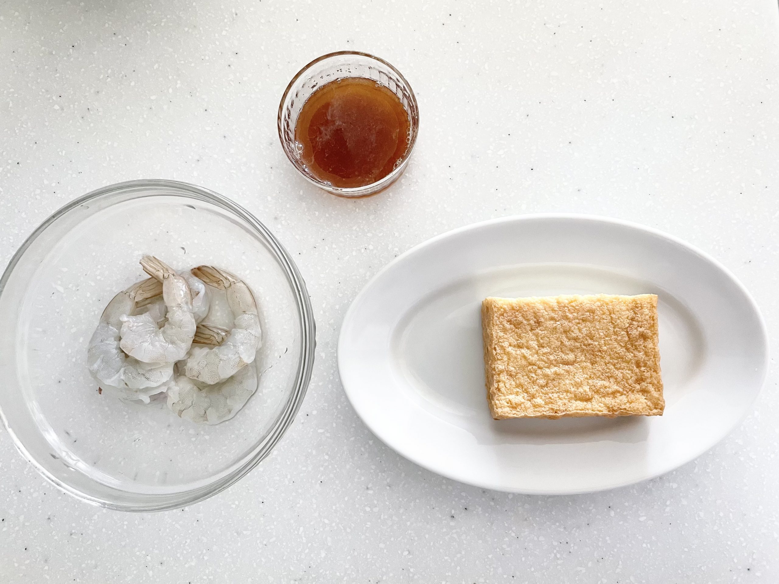 【下準備】えびは殻をむき、背わたをとっておく。厚揚げ豆腐は湯通ししておく。【A】を混ぜ合わせておく。